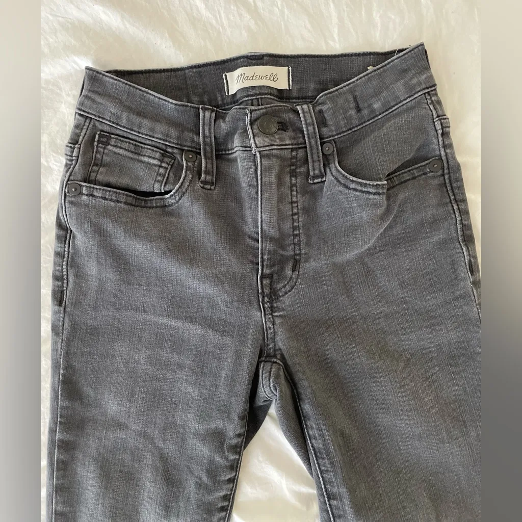 Madewell 9'' Mid-Rise Skinny Jeans Raw Hem Distressed Y2K in Black Sea Size 23P - Image 10