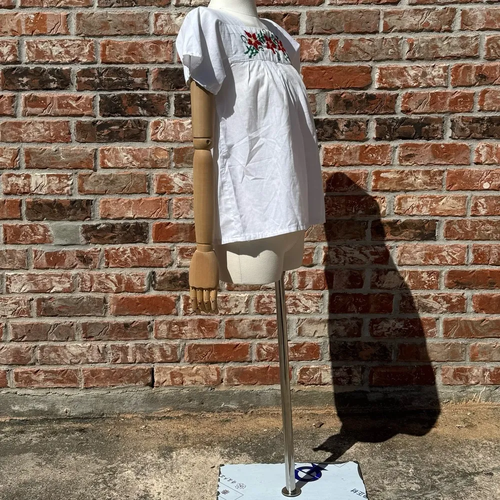 Handmade Mexican Pueblo embroidered poinsettia top / XS / Good condition* - Image 5