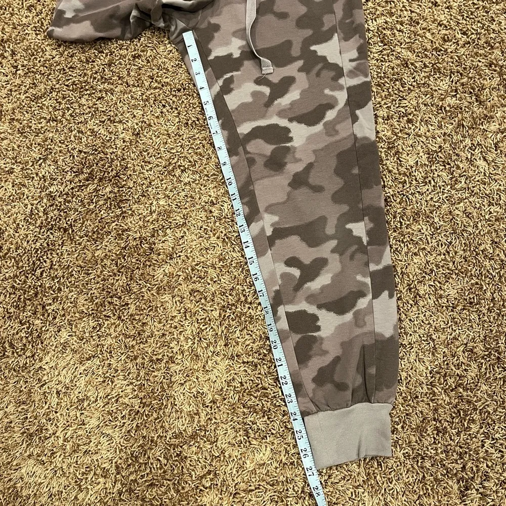 Z By Zella Camo Blur Print Sweatshirt & Sweatpants Tracksuit Set - Image 13