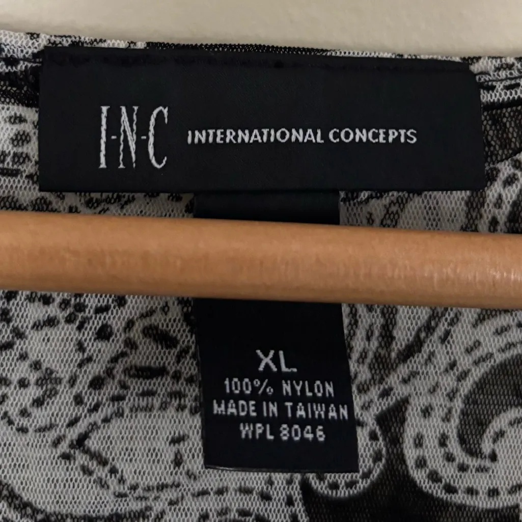 💥 INC International Concepts Floral Sleeveless Blouse - Image 3