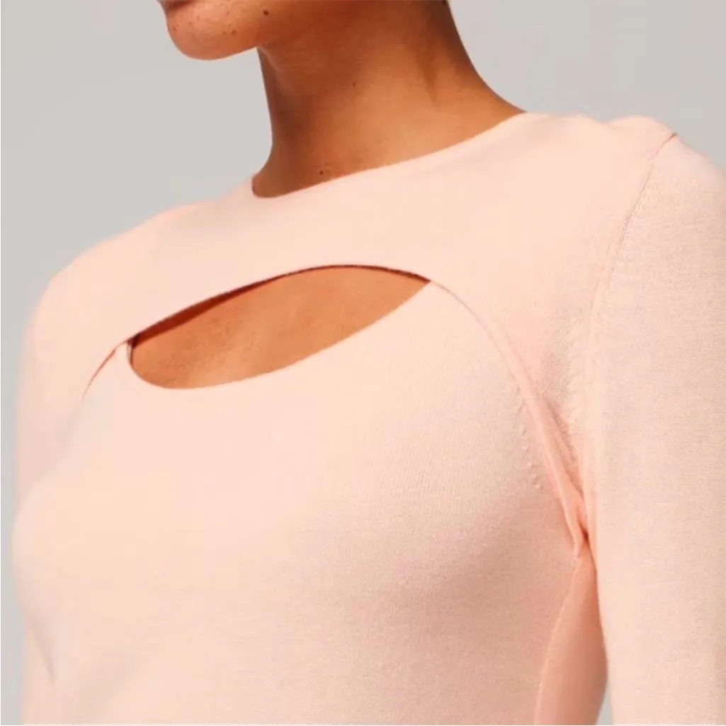 EUC White House Black Market Cashmere
Blend Cutout Sweater Size Small - Image 3