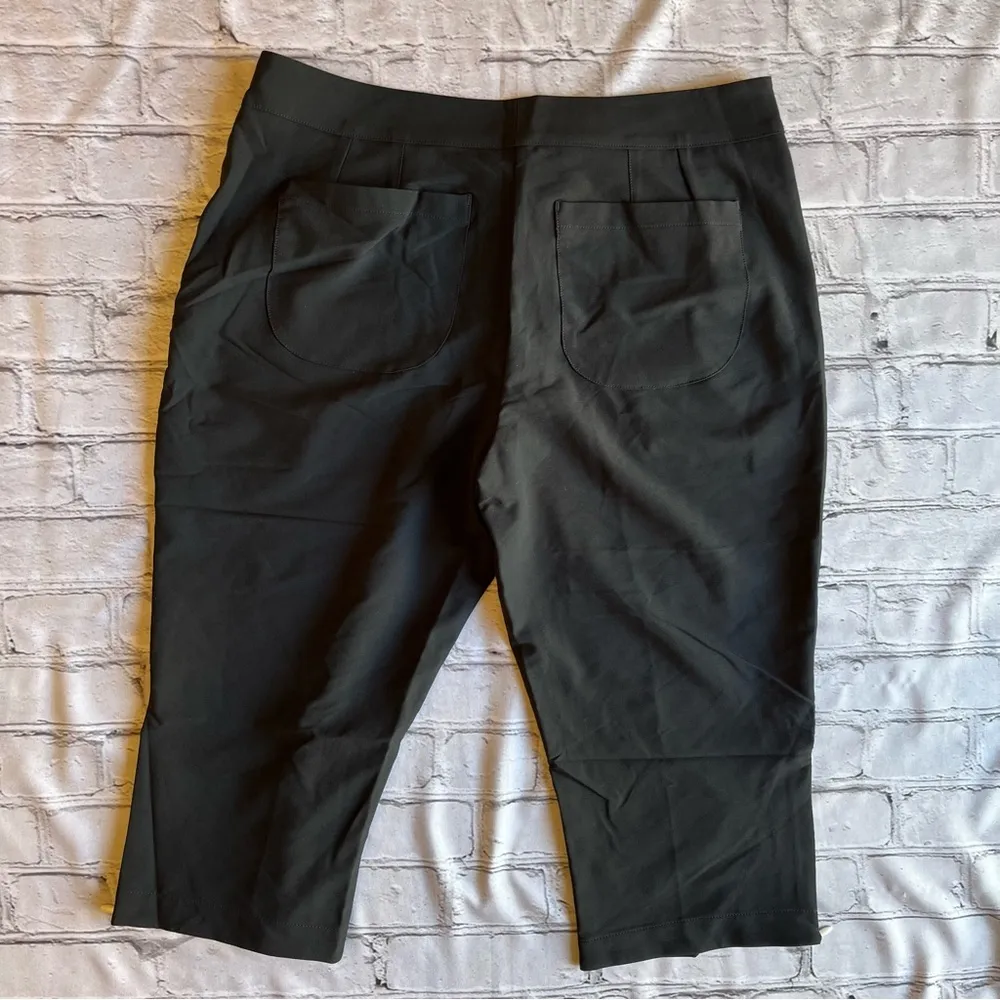 Nike Golf Tour Performance 6 Black Capri Long Shorts - Image 9