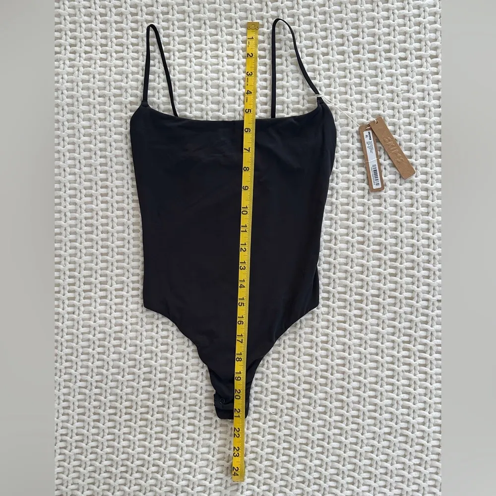 NWT SKIMS Fits Everybody Cami Thong Bodysuit - Onyx - XS - Image 9