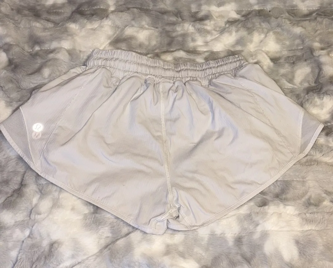 Lululemon  Hotty Shorts 2.5" - Image 2