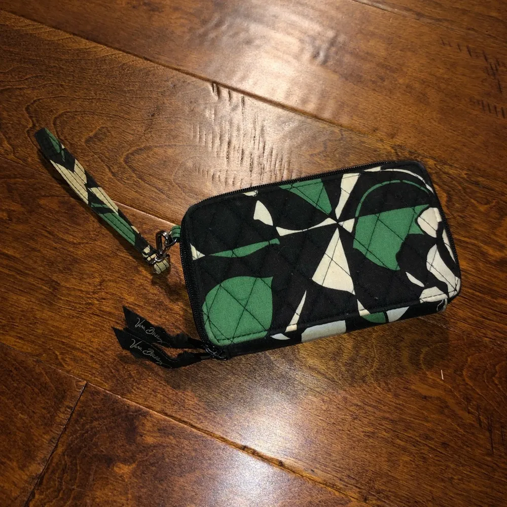 Vera Bradley Clutch/ Wristlet - Image 64