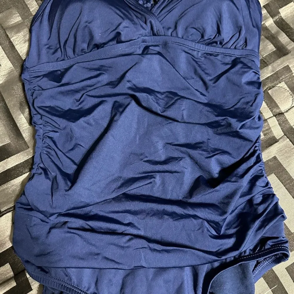 Firpearl navy blue women’s one piece , zigzag back, rushing midsection Size undefined - Image 3