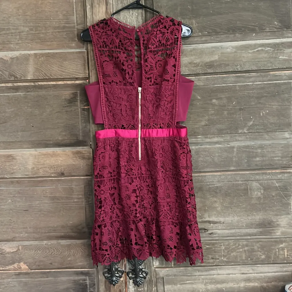 Romeo & Juliet Couture wine-colored‎ lace cutout dress Size Medium Crochet - Image 5