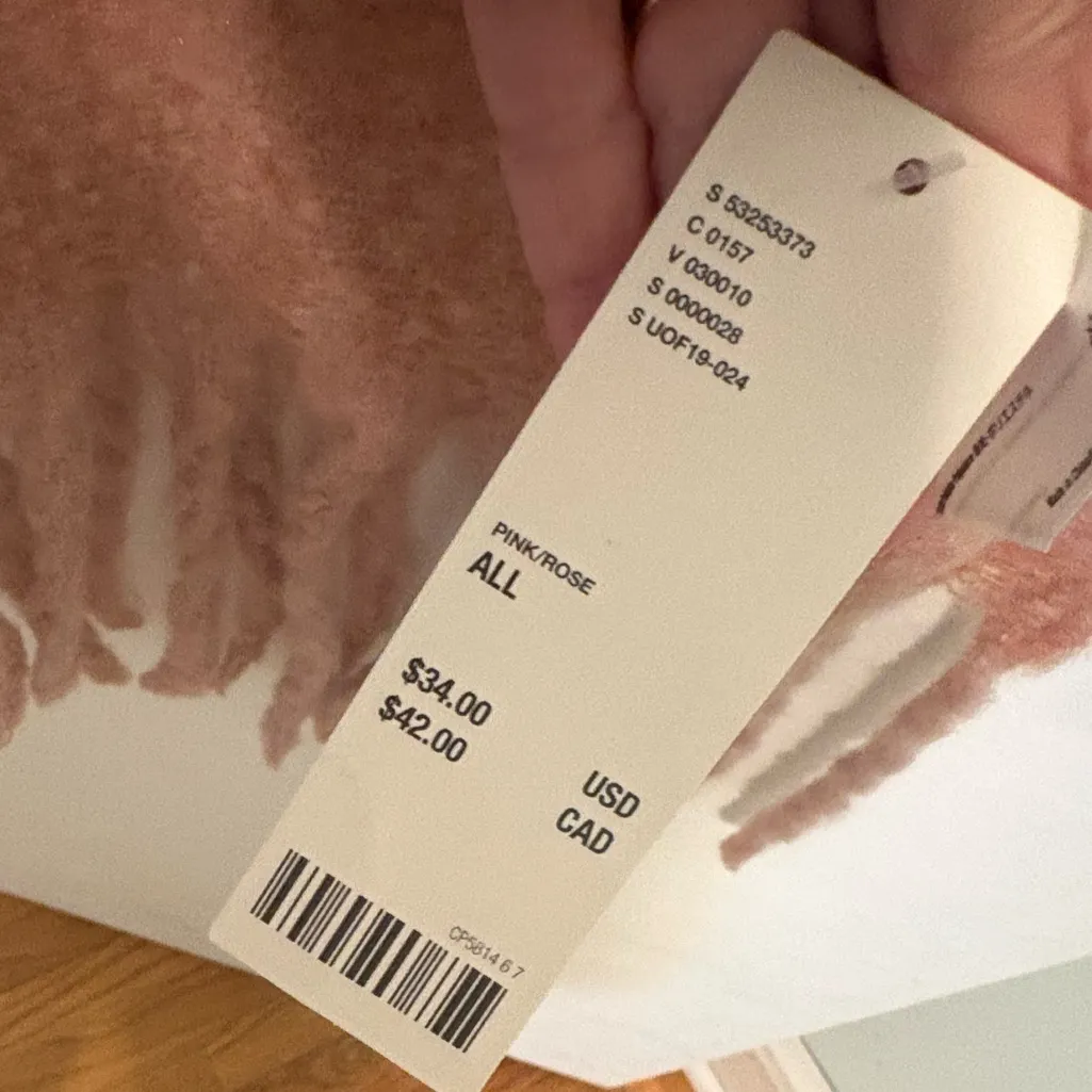 NWT Urban Outfitters Soft Pink Rose Fringe Scarf Winter Cozy Outdoors‎ Ski - Image 3