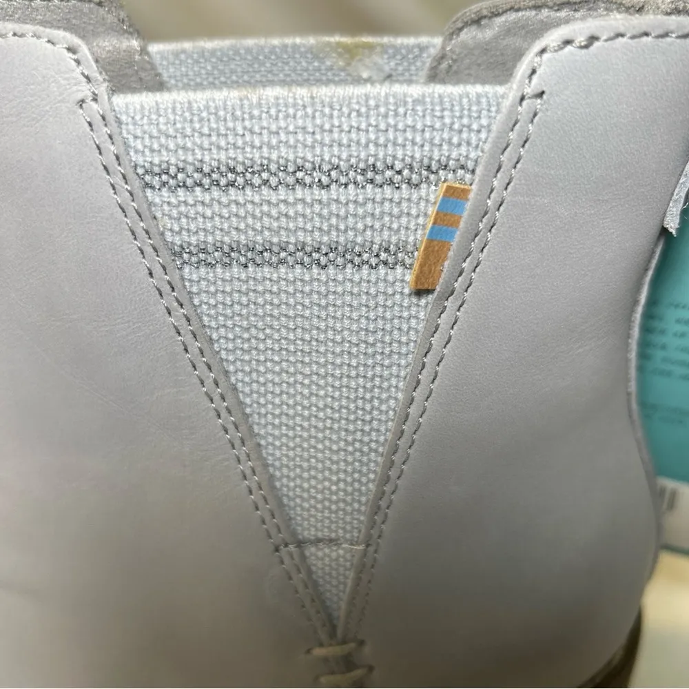 TOMS Women’s Leather Esme Glacier Gray Ankle Boots Size 8-NWT - Image 4