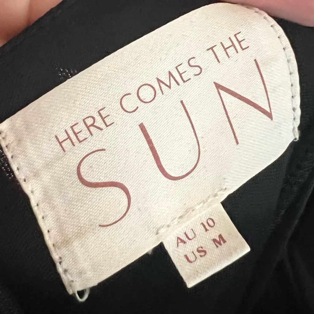 Here Comes The Sun Selfie Leslie Mesh Chain Detail Maxi Dress - Image 8