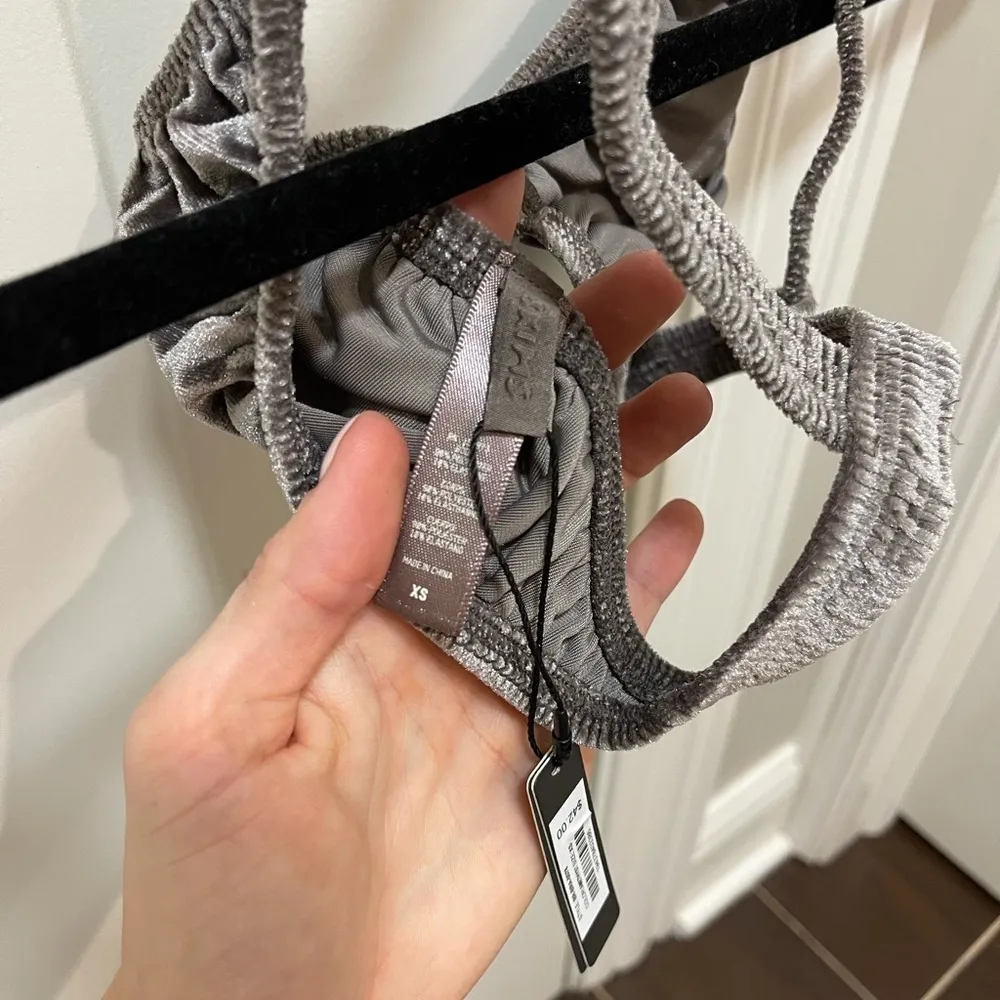 SKIMS  Velvet Bra - Image 4