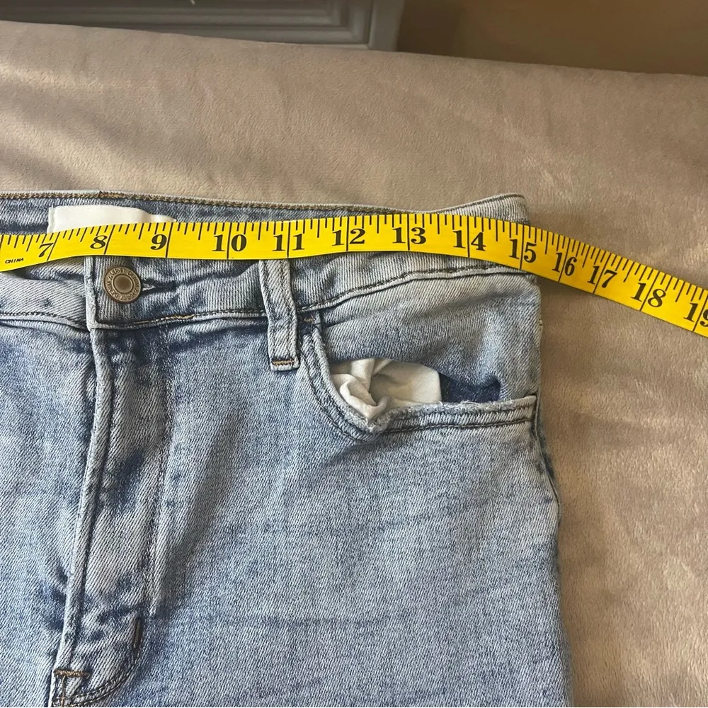 Vervet Stylish Light Blue Cropped Jeans Size 30 - Image 8