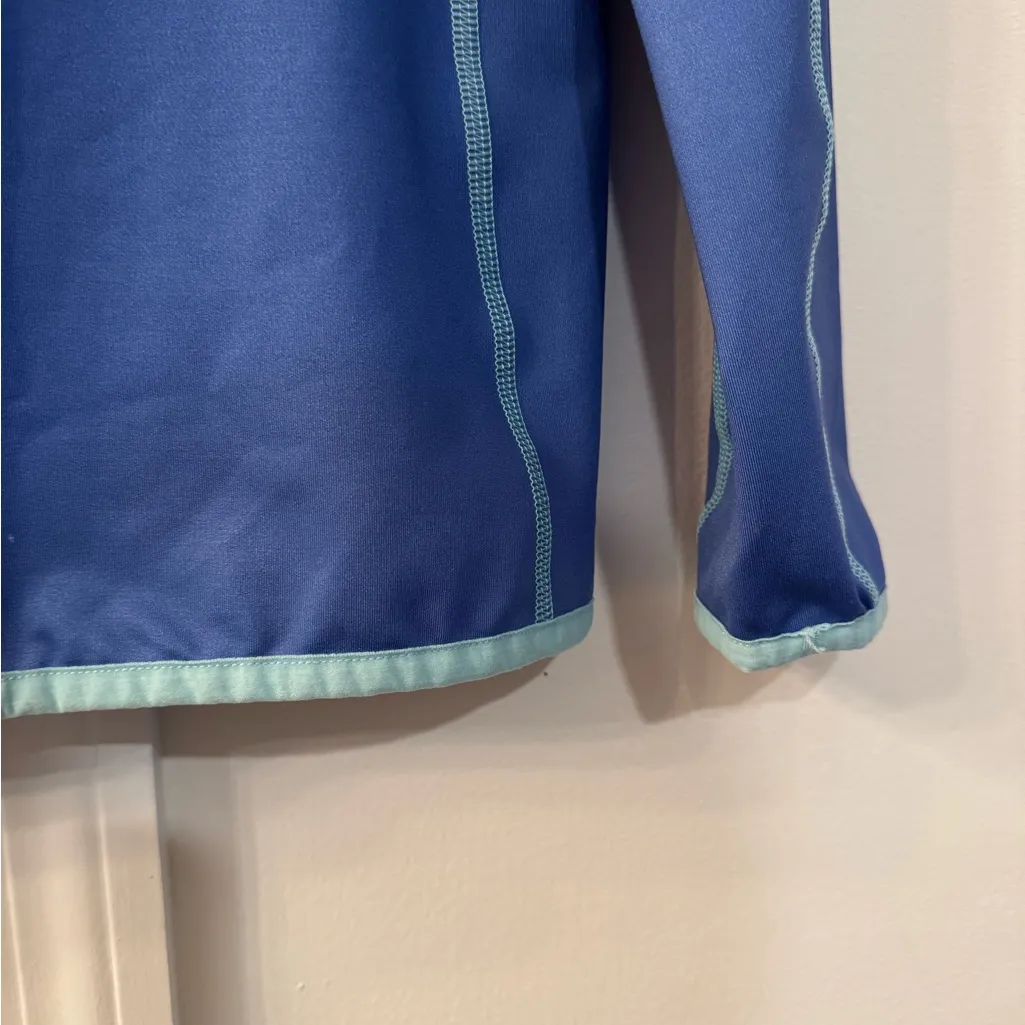 Vineyard Vines Women's Performance Ombre Shep Shirt Size Medium - Image 6