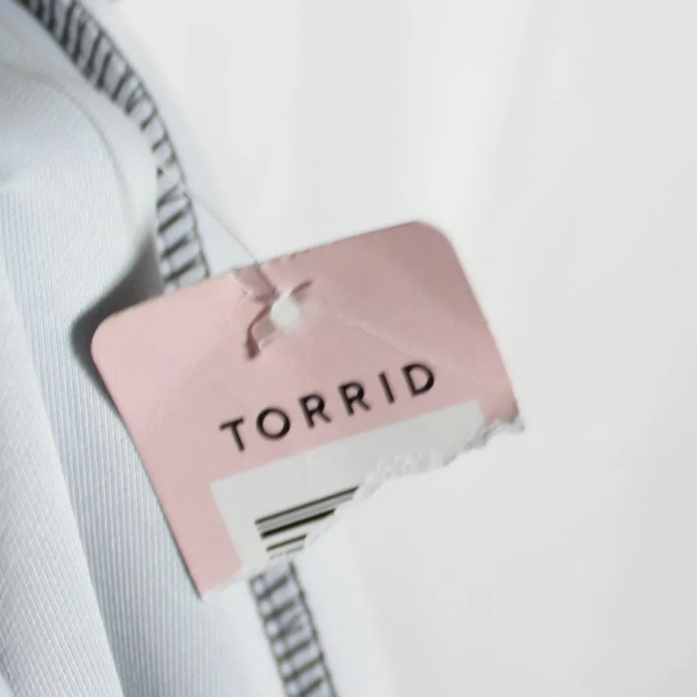 NWT Torrid Dark Gray Grey Gothic Edgy Black Skull and Star Plus Size 1 - Image 8