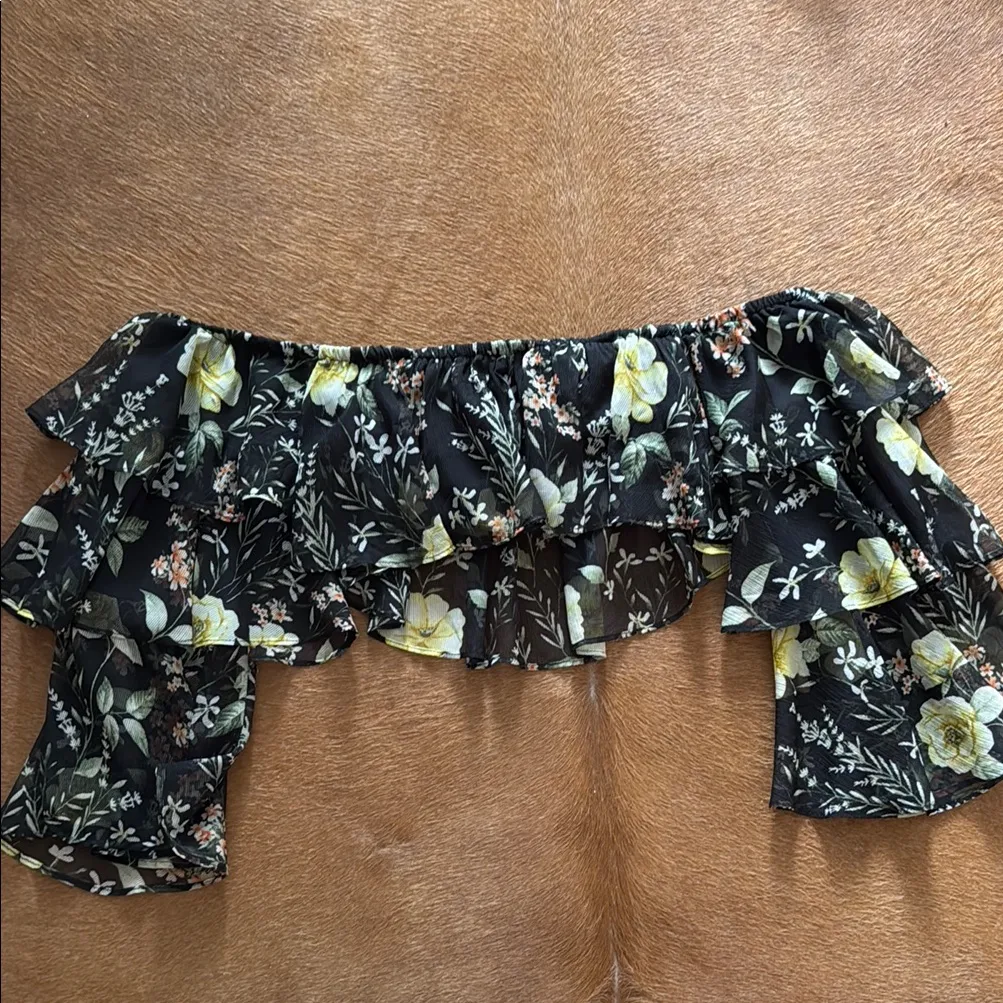 Floral Off-Shoulder Ruffle Top - Image 4