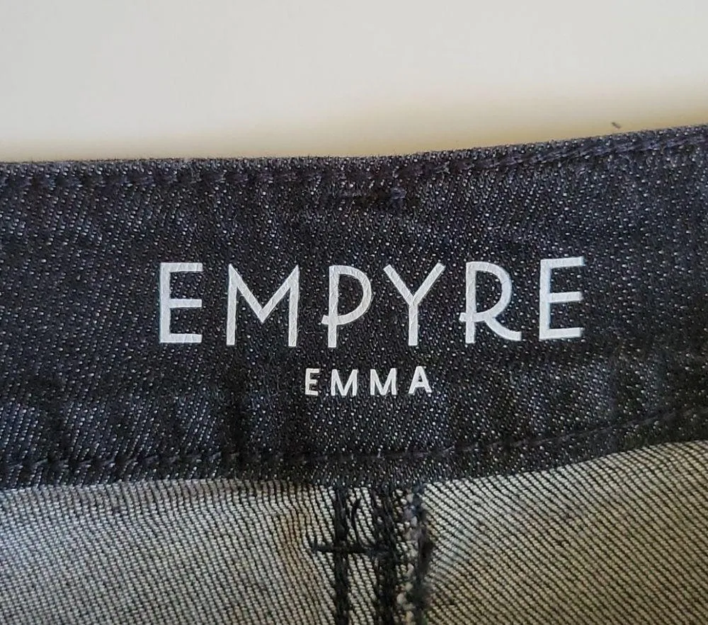 Empyre distressed denim shorts size 10 - Image 8