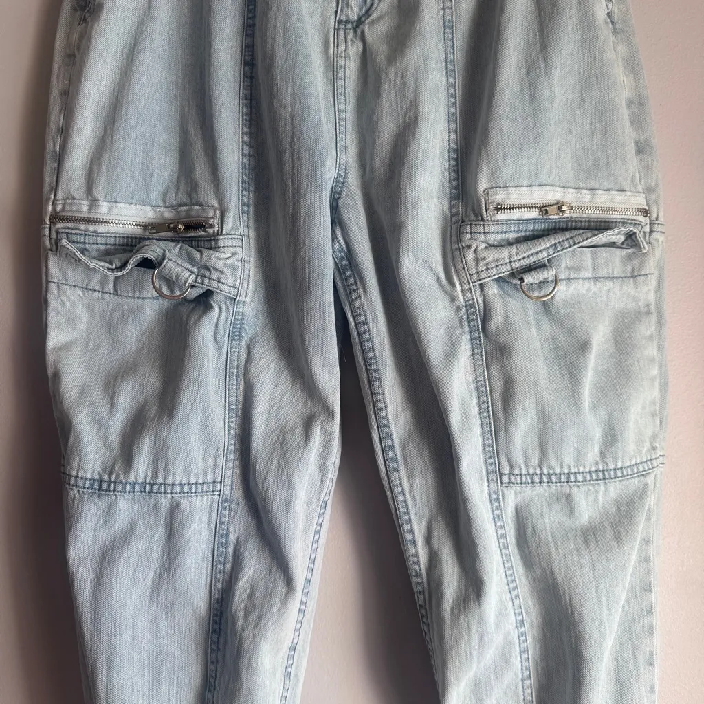 Hot Topic  Light Wash Jogger Denim Pants Size 13 - Image 4