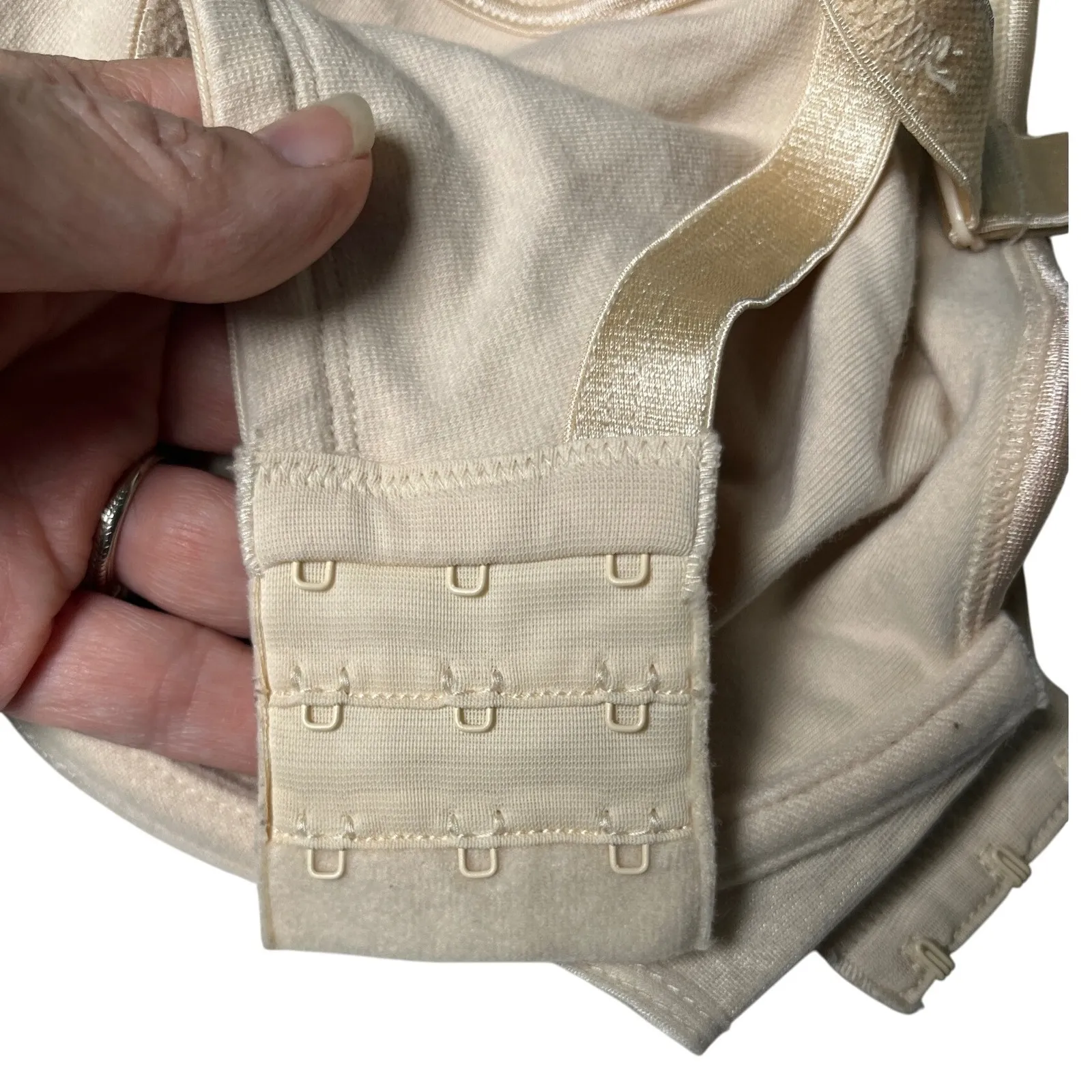 Playtex Secret 7536 Full Coverage Underwire Bra 42C Beige Smooth Comfort Support - Image 5