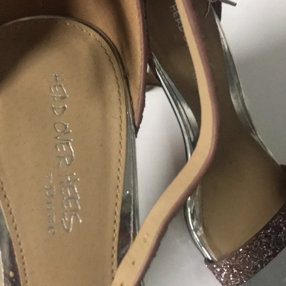 Head Over Heels by Dune - Image 9