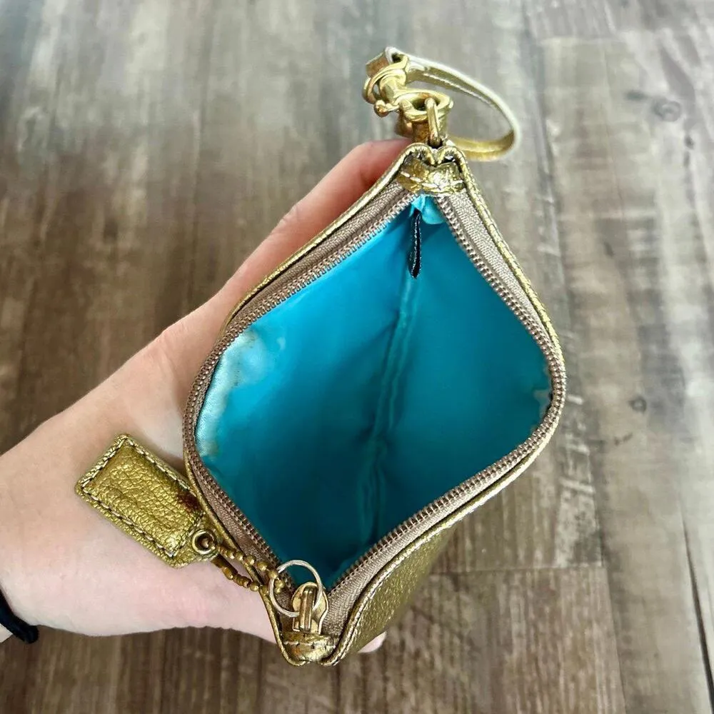 Wristlet Wallet/Changepurse for Women in Gold Color - Image 4