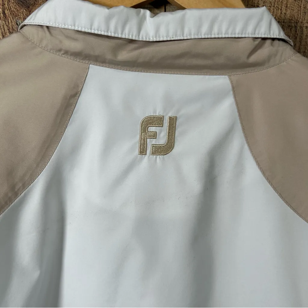 FootJoy Women’s Golf Jacket Medium Beige White Zip Up Lightweight Windbreaker - Image 6