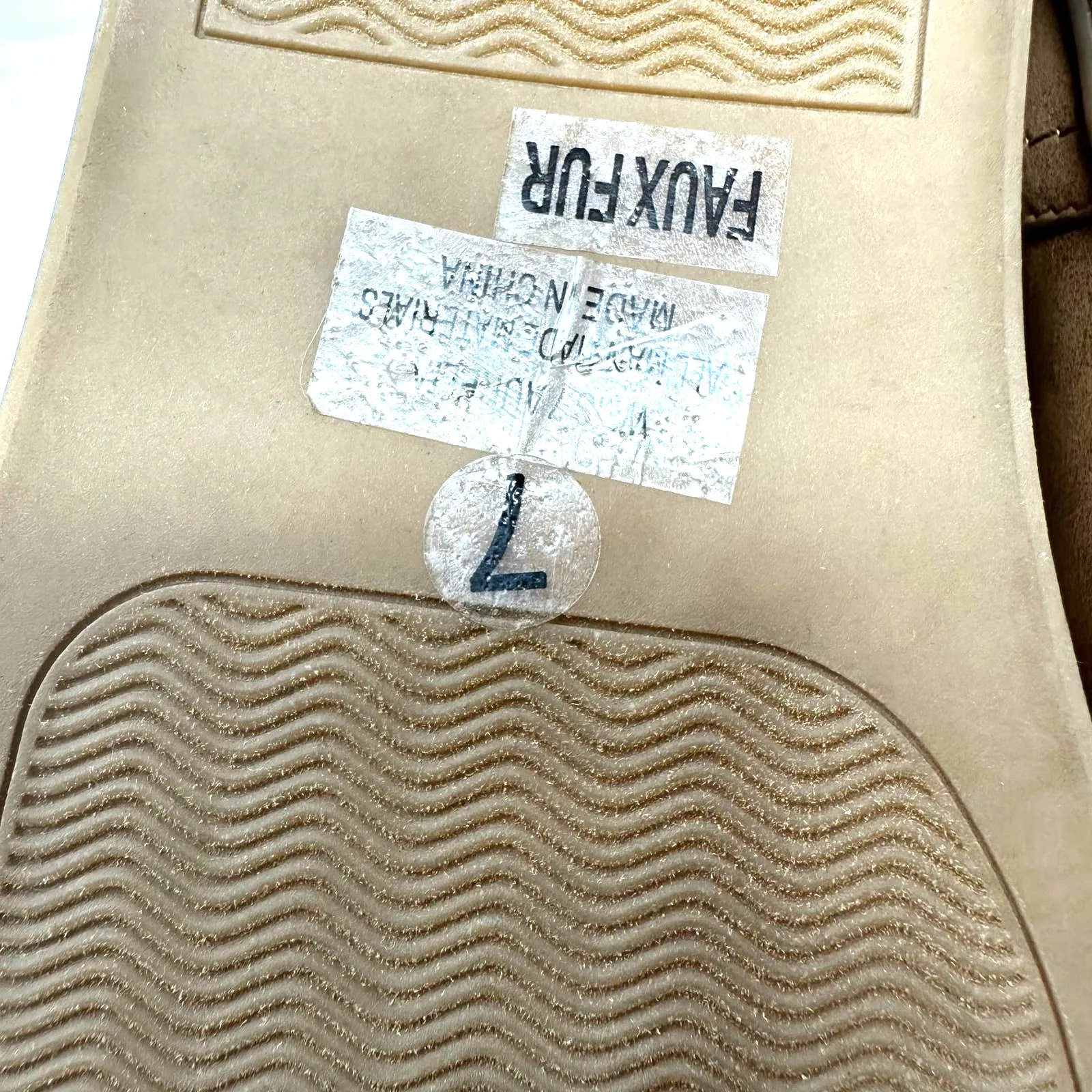 DV Dolce Vita size 7 ankle height sherpa lined tan‎ boots slip on faux fur Brown - Image 8