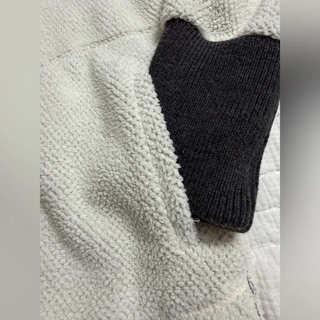 Free People REVERSIBLE Mountain Dreamin’ Fleece size Medium Large - Image 13