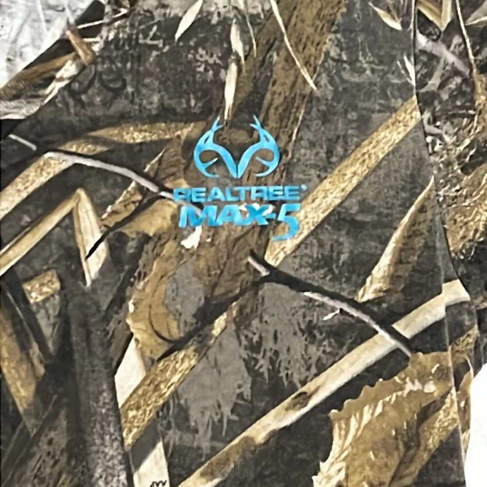 Realtree Max 5 Women's Short Sleeve Camo Hunting Shirt - Size Medium (8 - 10) - Image 2