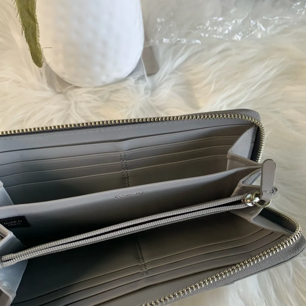 Coach Accordion Madison Gray Leather Wallet - Image 4