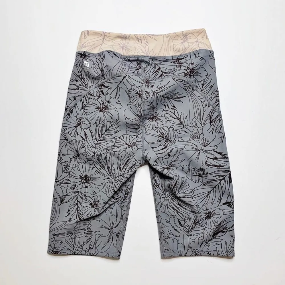 Free People High Rise Long Biker Shorts Floral Print Grey Size XS Yoga - Image 3