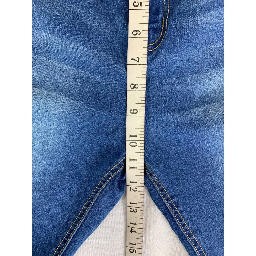 Forever 21 Women's Skinny Jeans - Image 5