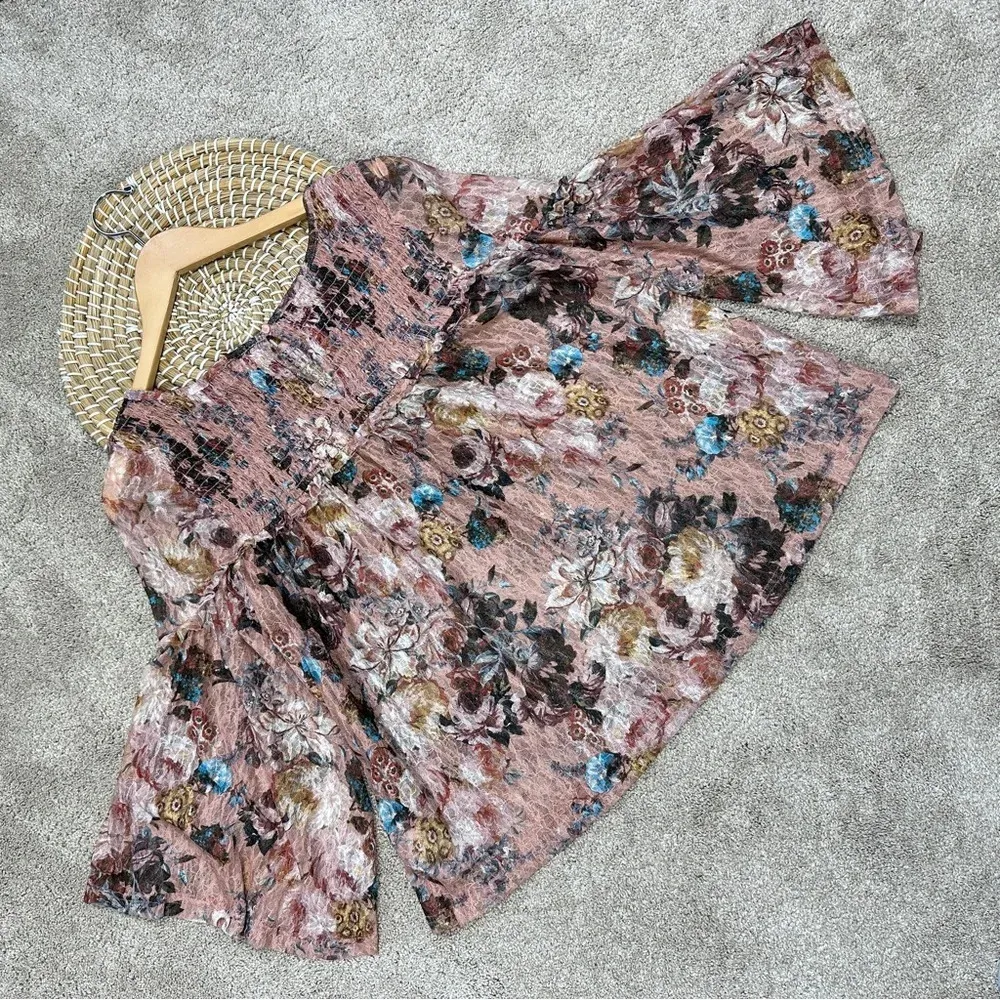 Anthropologie Akemi + Kin Floral Lace Patrizia Bell Sleeve Smocked Top Boho S - Image 7