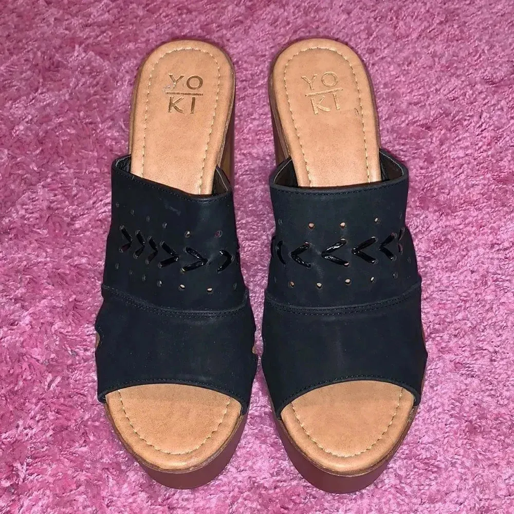 YOKI Platform Chunky Heels Size 10 - Image 4