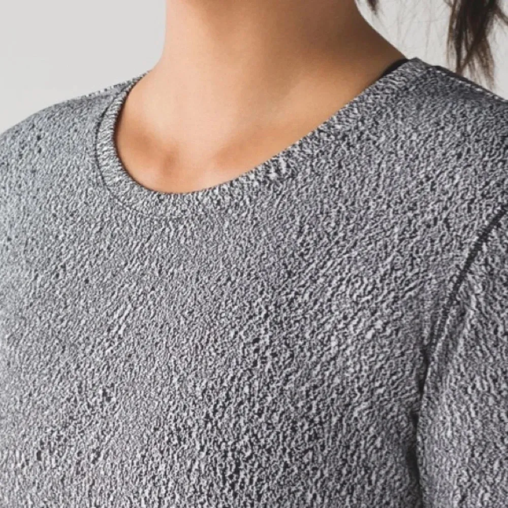 Lululemon 8 Rush Hour Long Sleeve Running Shirt in Spray Jacquard White Black - Image 2