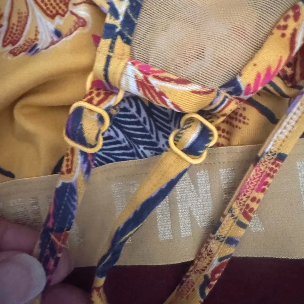 PINK Victoria's Secret Yellow Floral Sports Bra - Image 5