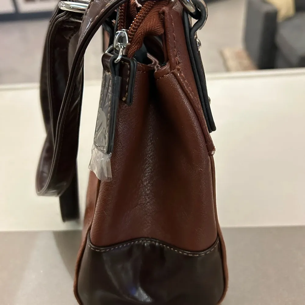 Stone Mountain Brown Leather Satchel with Crocodile Pattern and Silver Accents - Image 11