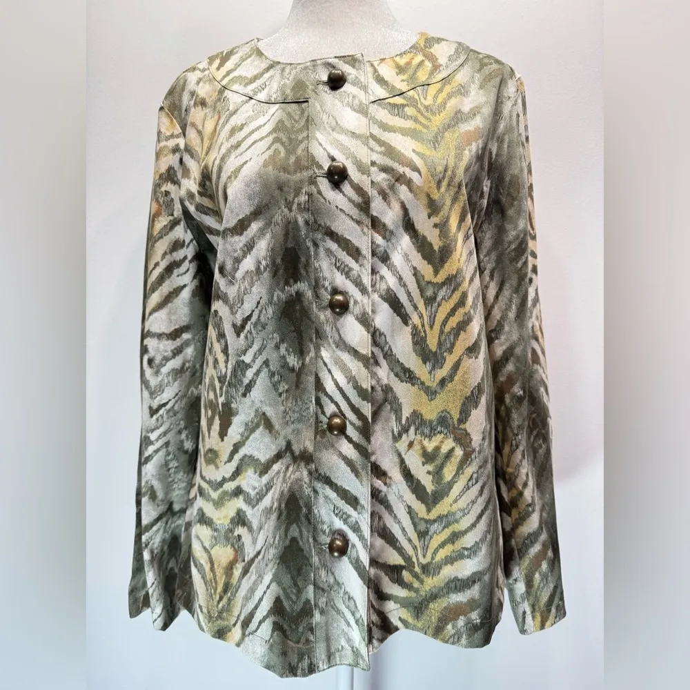 Chico’s Olive Gold Bronze & Ivory Animal Striped Button Front Jacket Size 1/M - Image 3