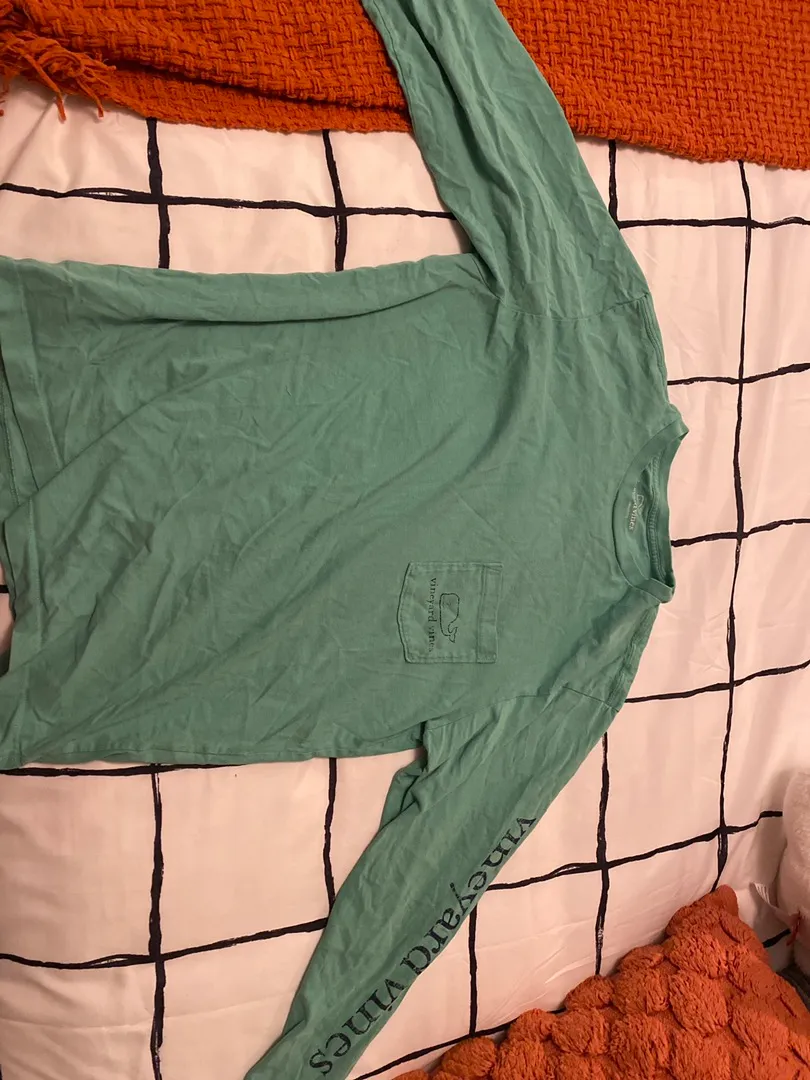 Vineyard Vines Long Sleeve - Image 3