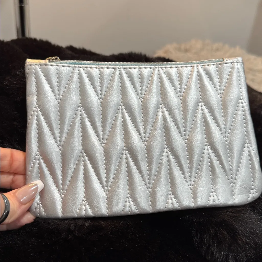 Ipsy Silver Quilted Glam Cosmetic Pouch Bag - Image 4