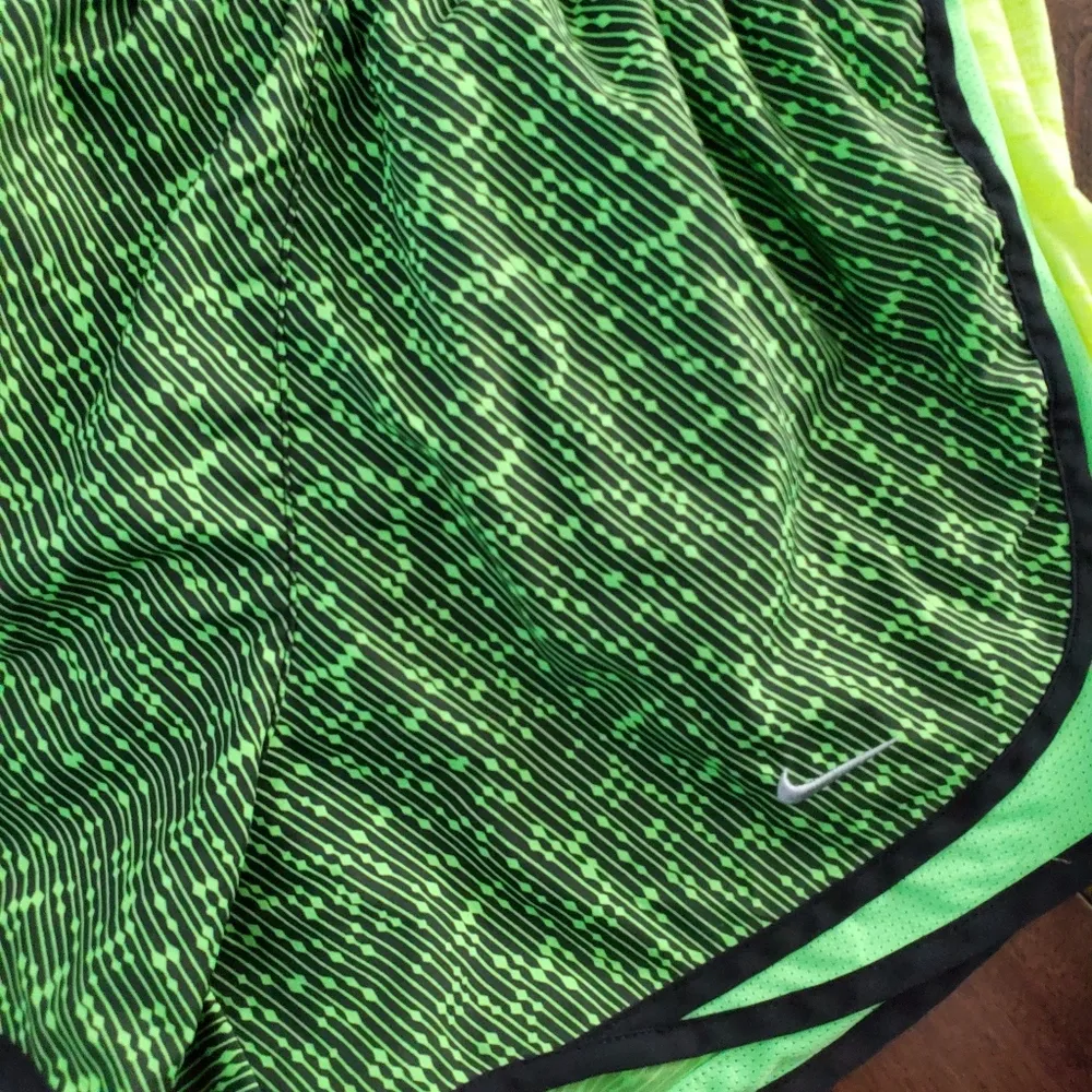 Athletic set size xs nike green and black shorts and xs vsx tank in gree… - Image 2