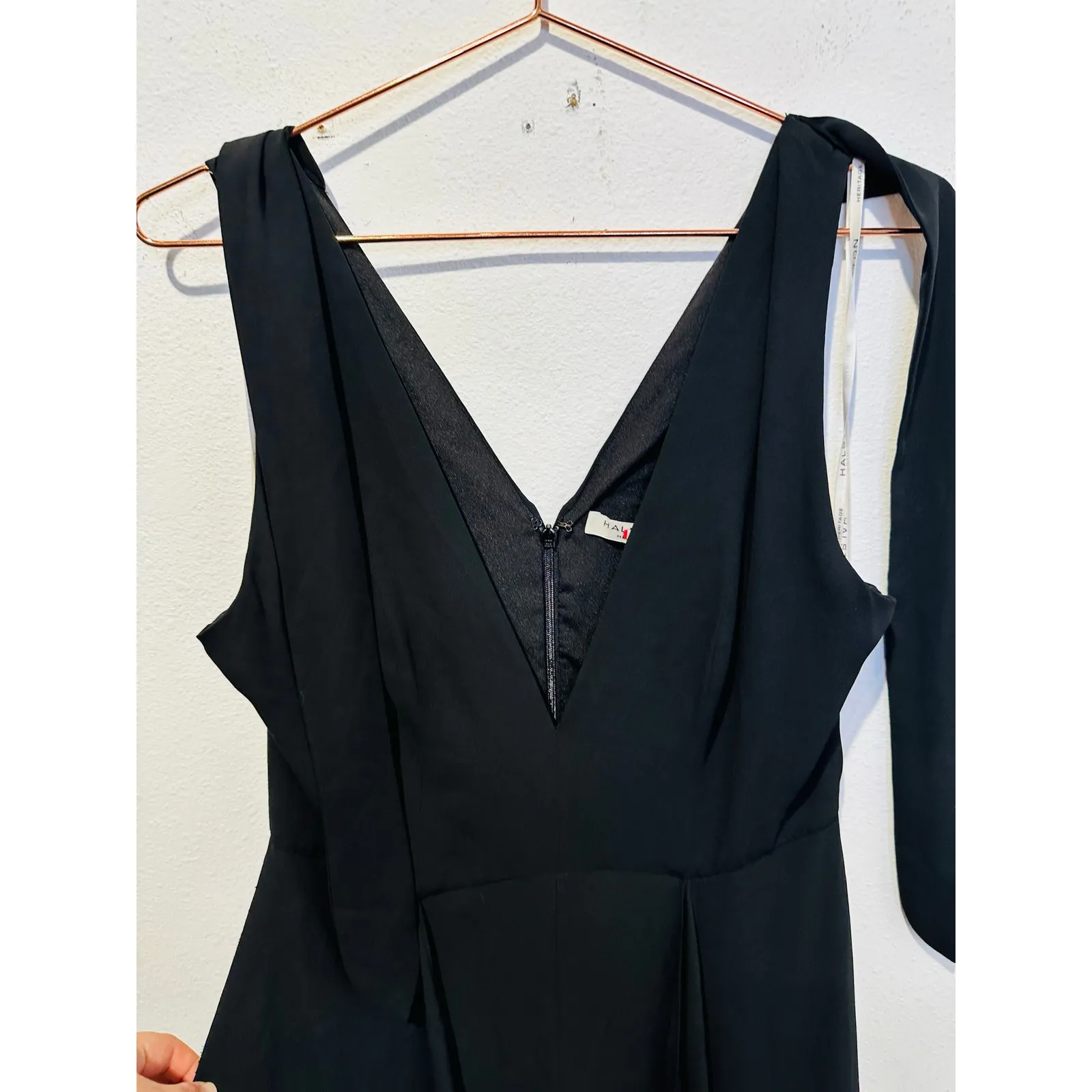 HALSTON Black Sleeveless Deep V - Image 11