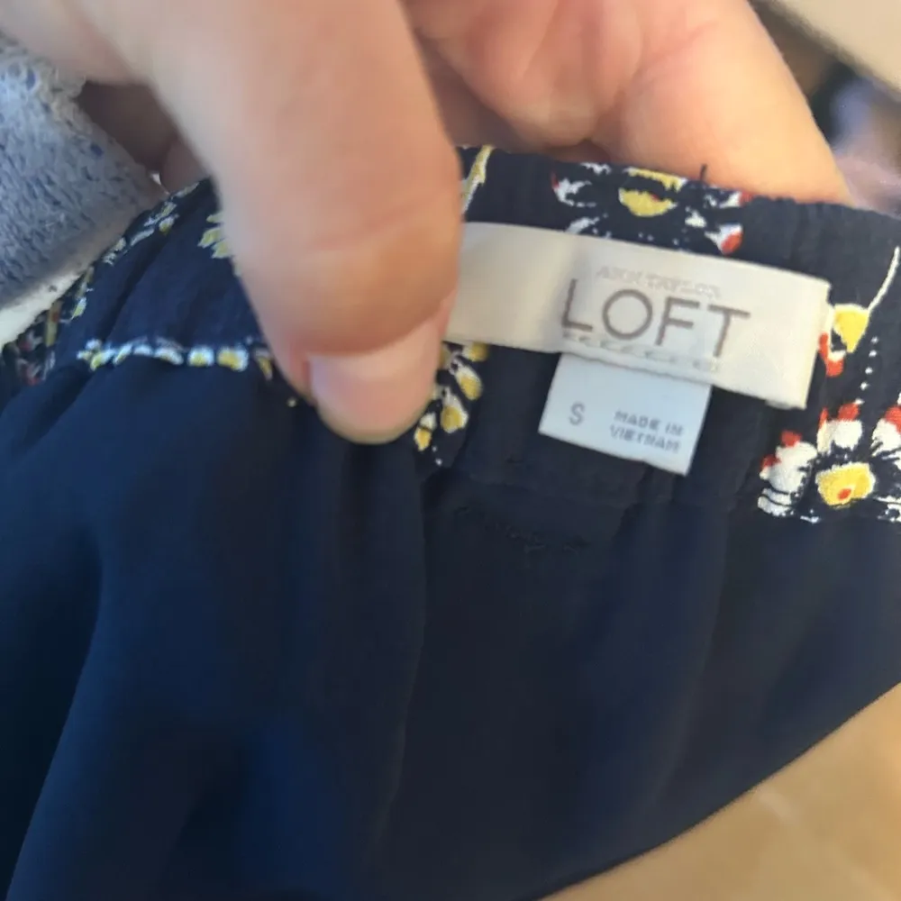 Loft Navy Floral Button Front Belted Mini Skirt - Image 3