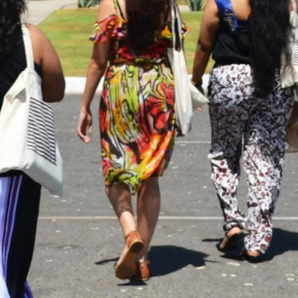 Love Chesley Dress M Off Shoulder Tiger Stripe Tropical High Low Cruise Vacation Red Size M - Image 3