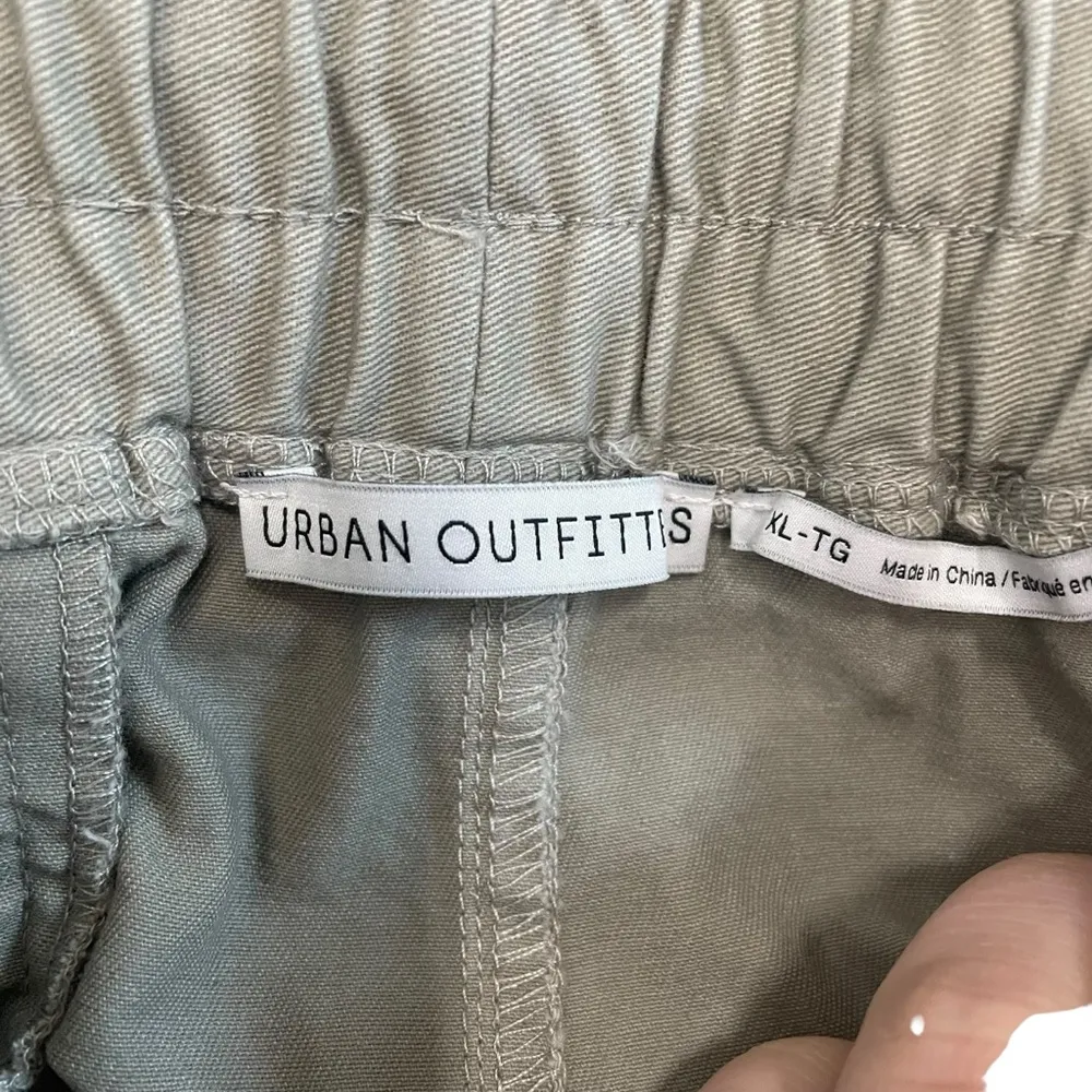 Urban Outfitters Women’s Y2K Baggy Drawcord Cargo Pants in Ecru Size XL - Image 6