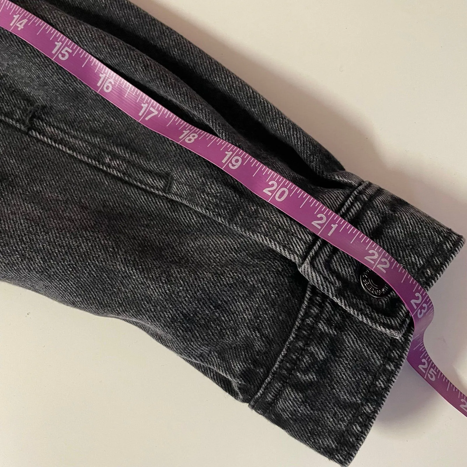 Forever 21 Black Washed Cropped Denim Moto Jacket Size L EUC - Image 6