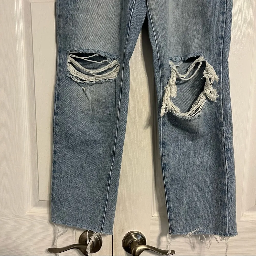 Urban Outfitters BDG High-Waisted Slim Straight Jean – Ripped Light Wash - Image 4