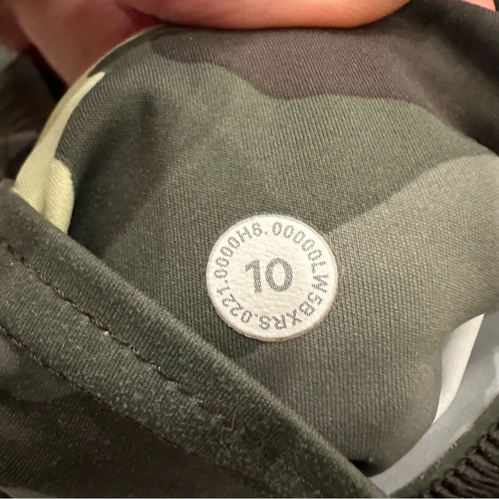 Lululemon Fast and Free High Rise Crop 23"
Heritage 365 Camo Crispin Green Multi - Image 9