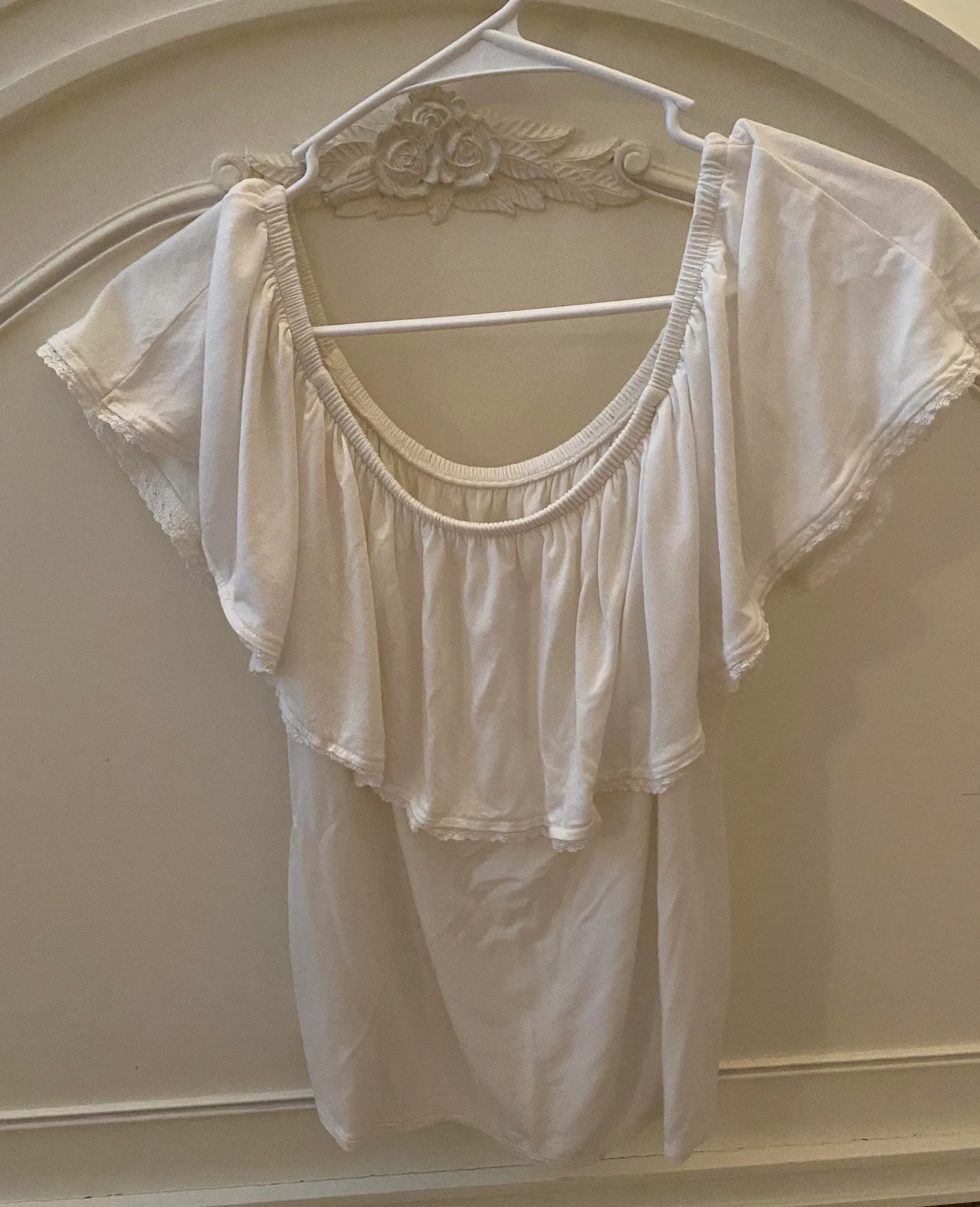 American Eagle Outfitters Off-the Shoulder Top - Image 4