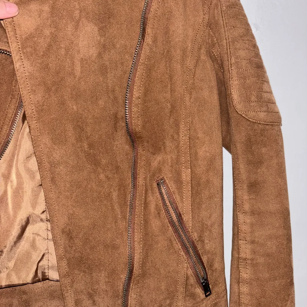 Hollister Women's Tan Suede Jacket - Image 7