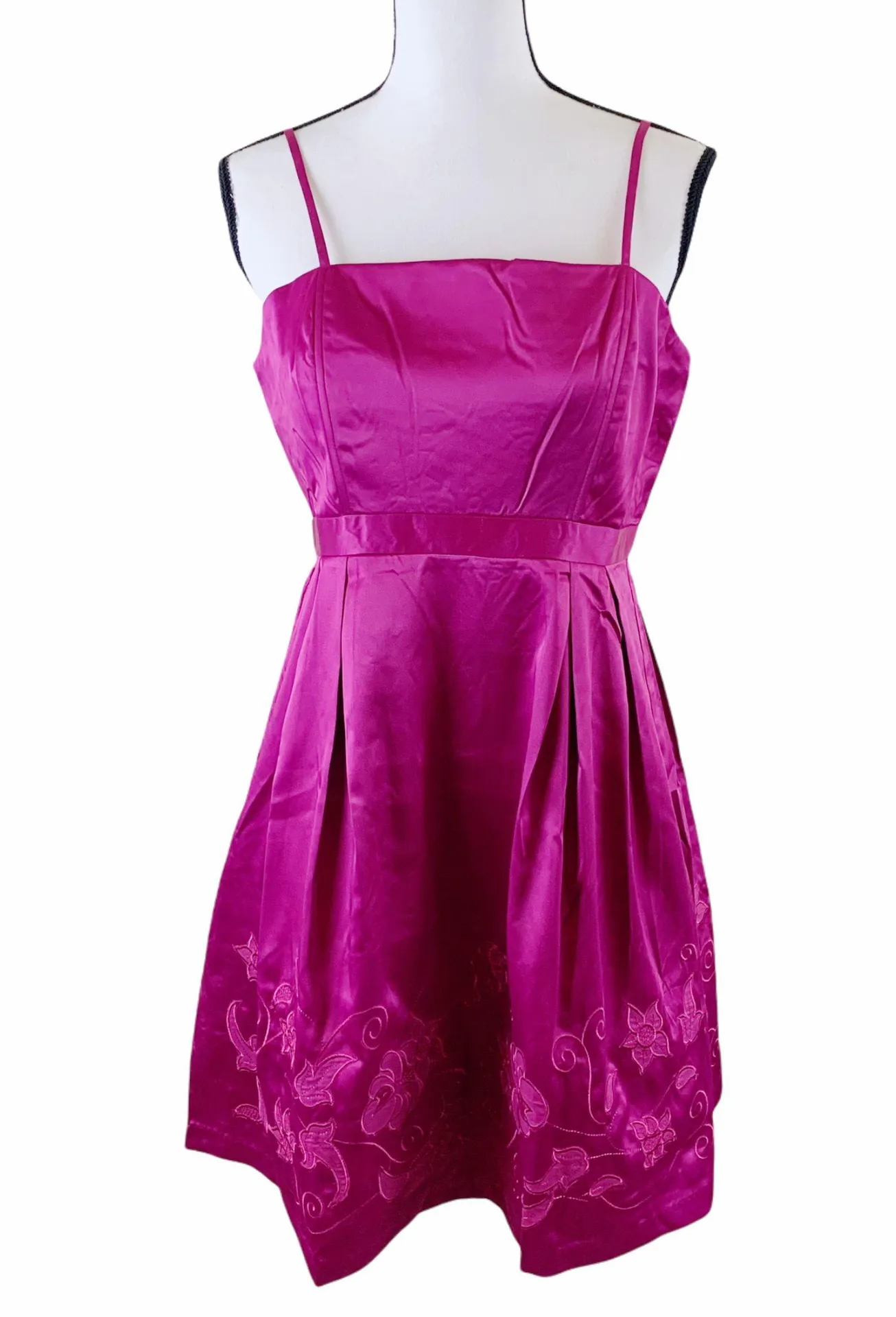 Lucy Paris Embroidered Satin Fit & Flare Dress in Hot Pink Size Large NWT - Image 2